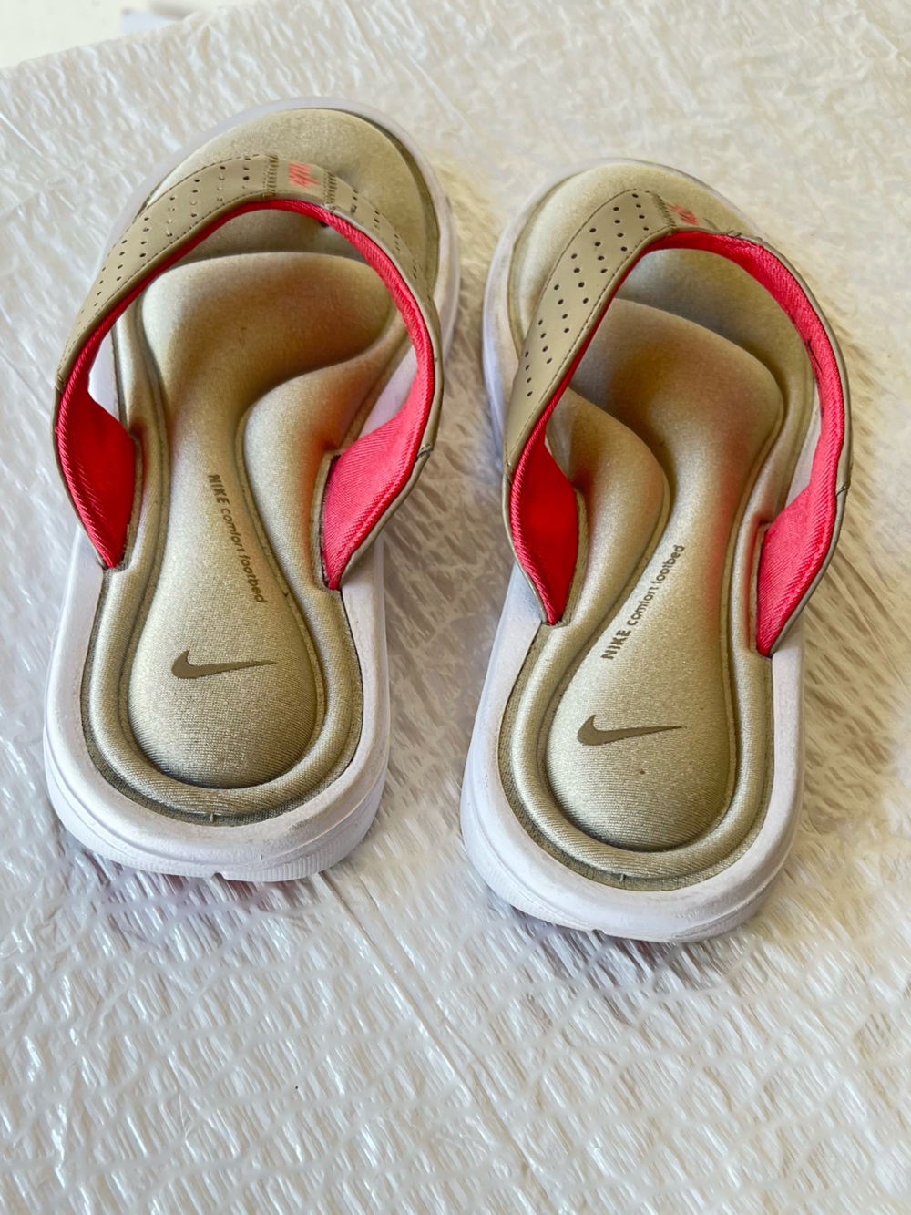 Nike Metallic Gold and Coral Thong Sandals - Picture 3 of 4